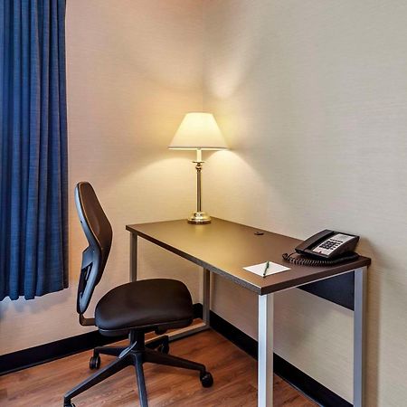 Quality Inn Ottawa Exterior photo