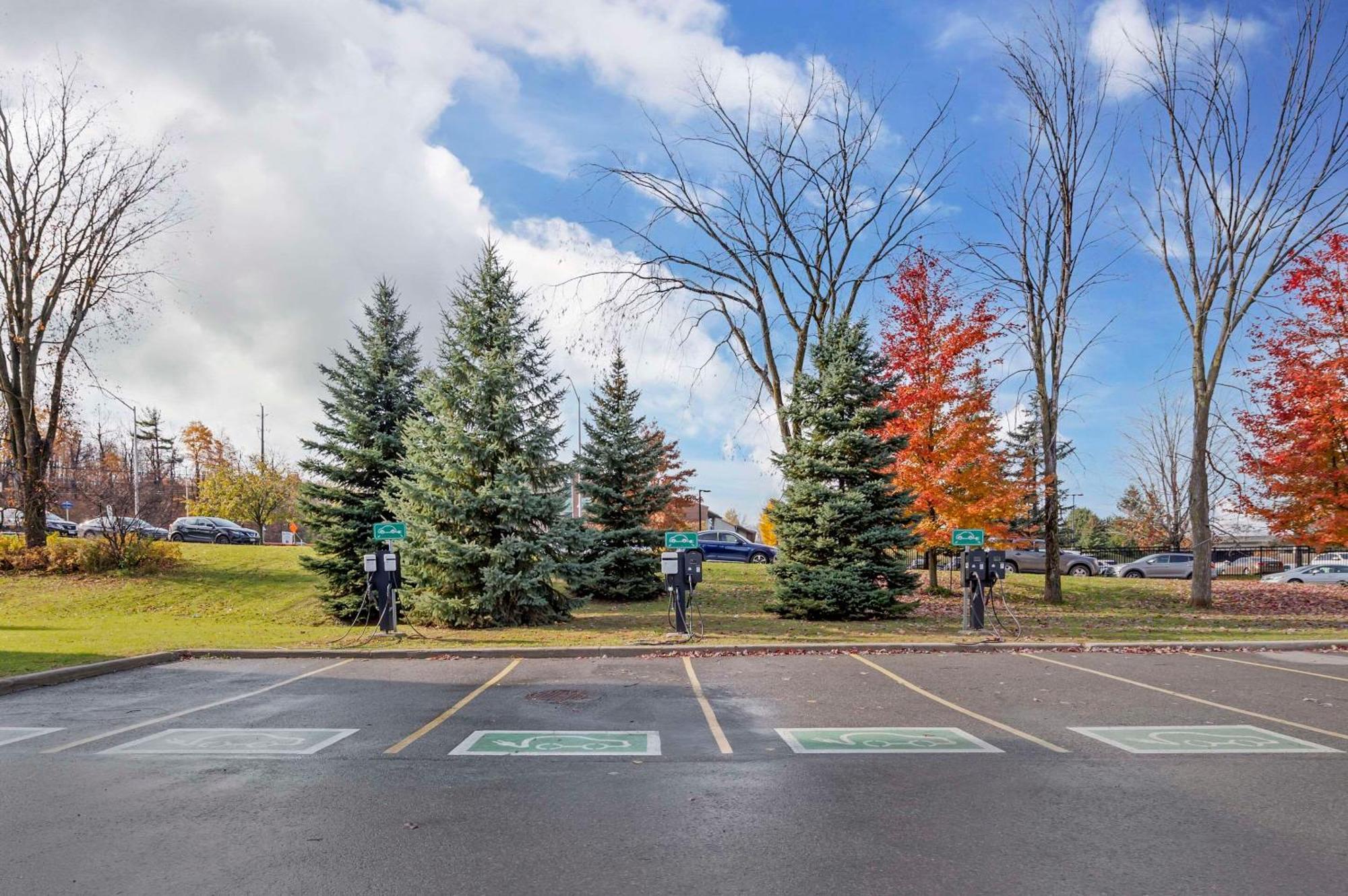 Quality Inn Ottawa Exterior photo