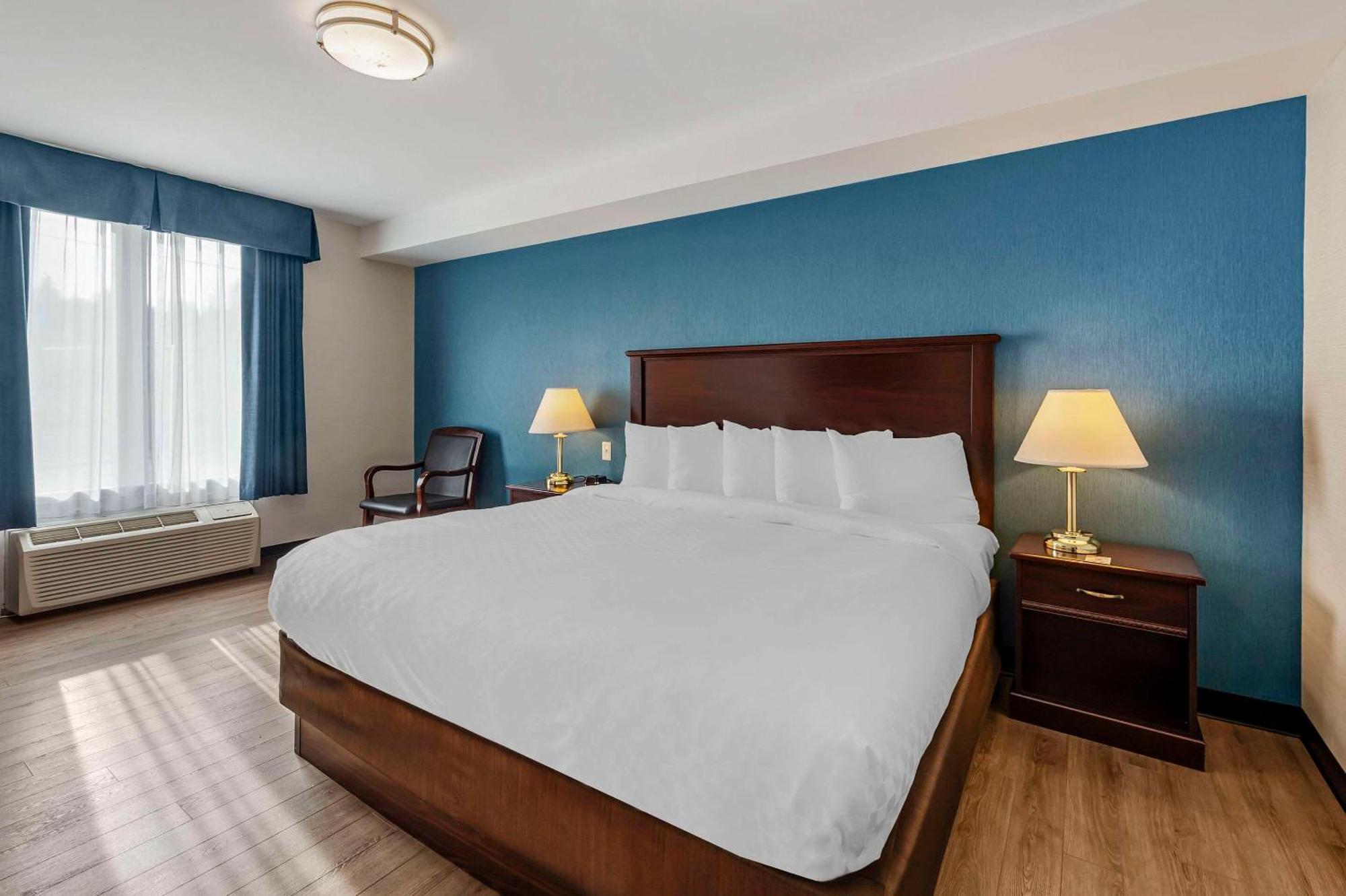 Quality Inn Ottawa Exterior photo