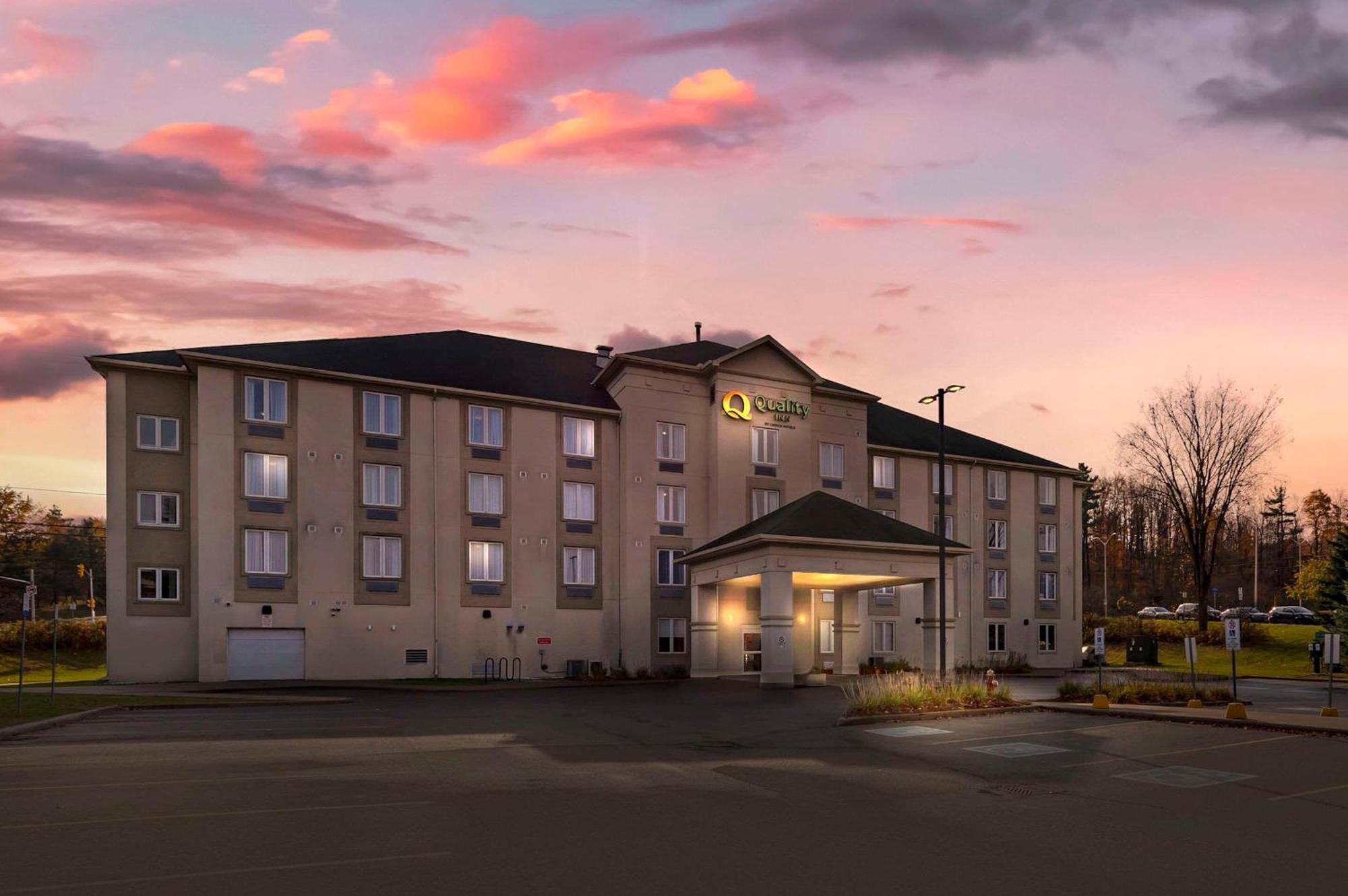 Quality Inn Ottawa Exterior photo