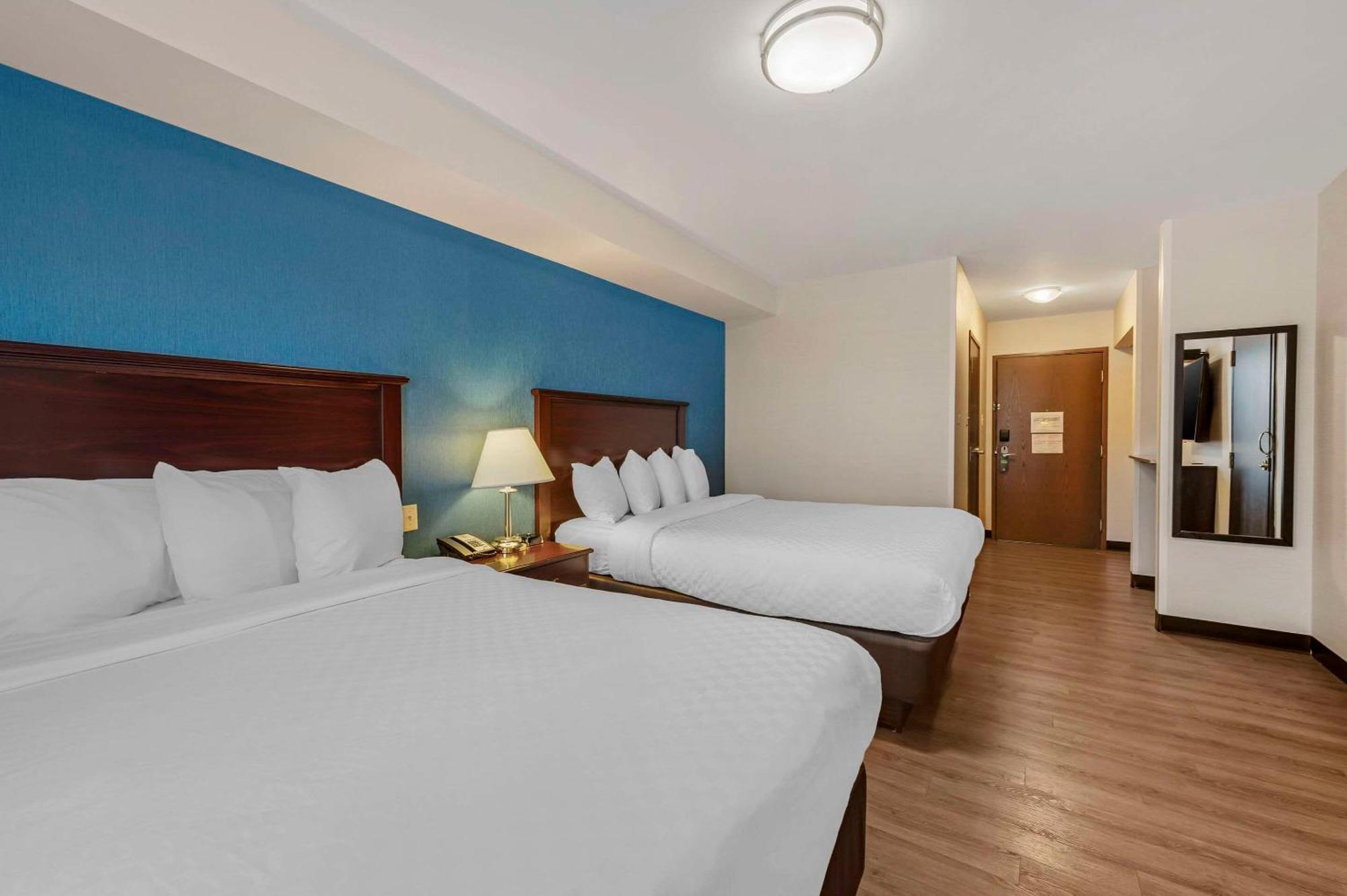 Quality Inn Ottawa Exterior photo