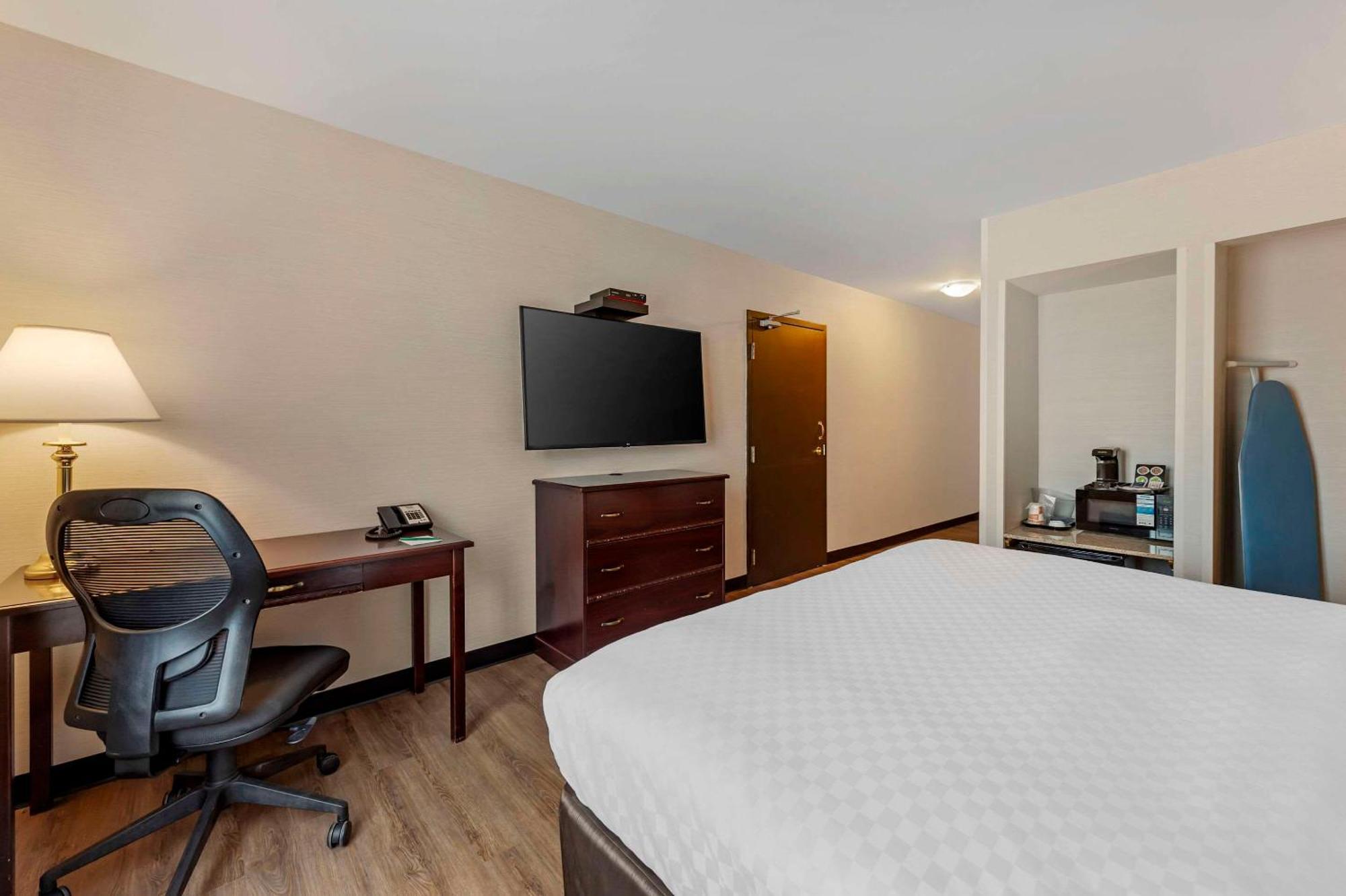 Quality Inn Ottawa Exterior photo